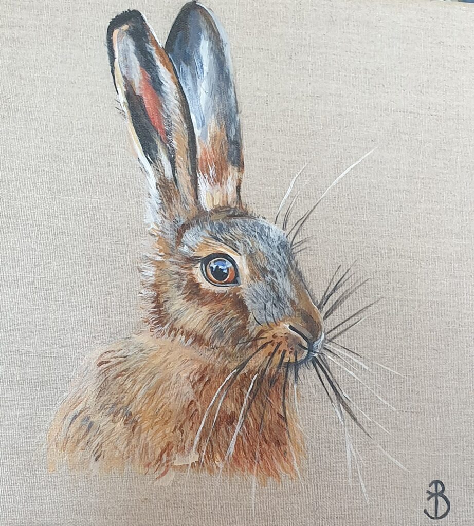 peinture de portrait de lièvre de profil et qui nous regarde à l'acrylique su toile de lin