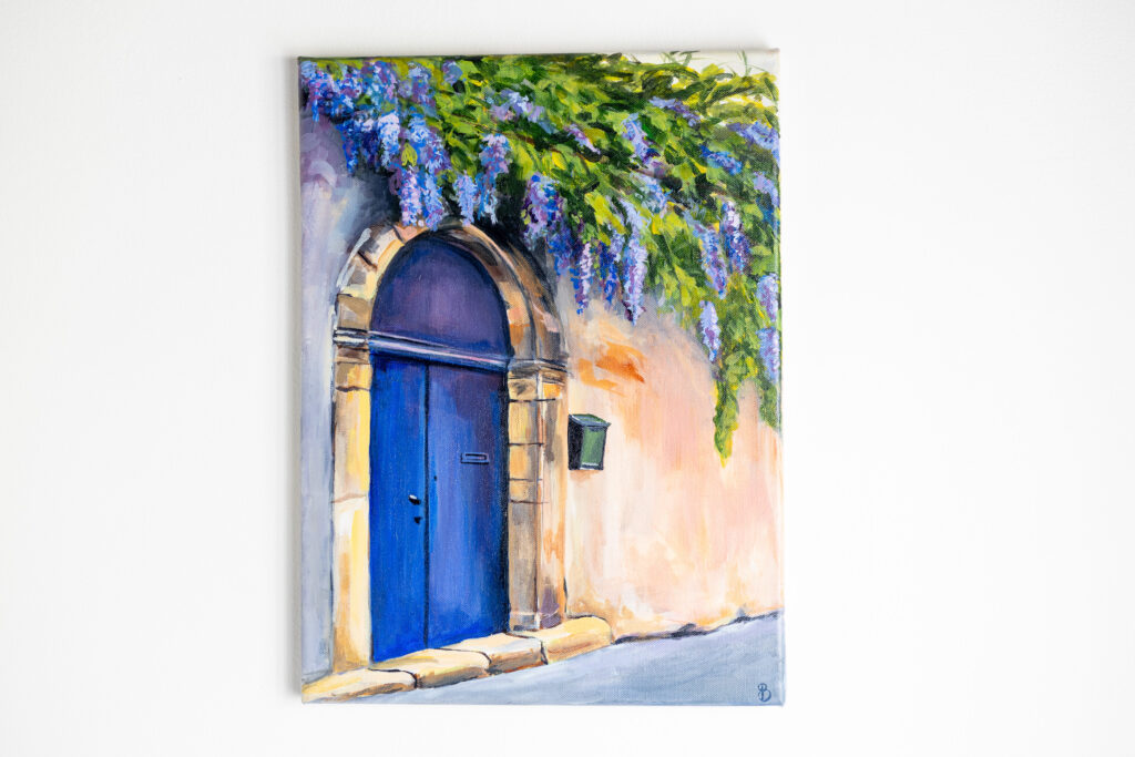 porte bleue provençale peinte sur une toile avec de la glycine en fleurs